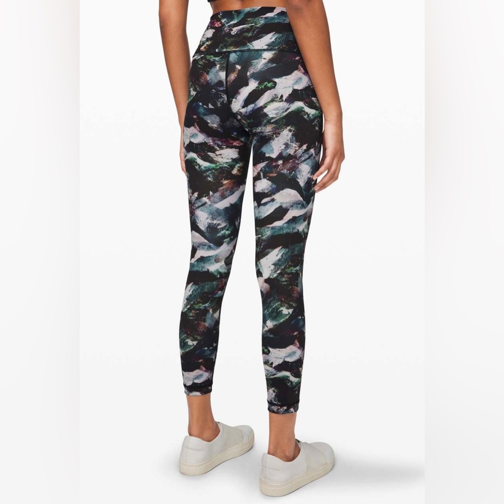 LULULEMON | Wunder Under High-Rise Tight 25' *Full-On Luxtreme, Size 6 - Picture 5 of 9